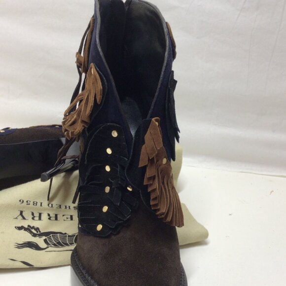 NIB Burberry Burberry Runway Lilybell Emb120 V Cut Bootie - Picture 7 of 10